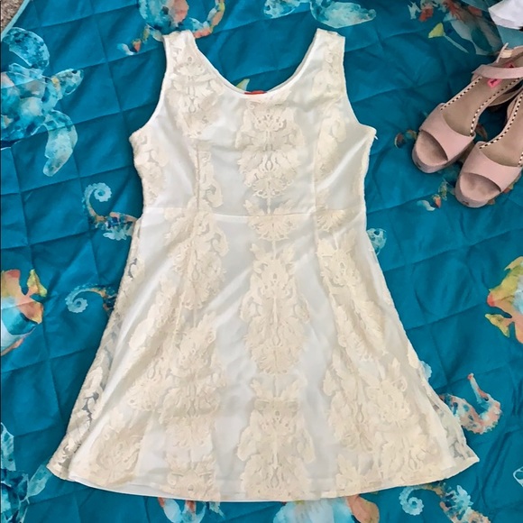 🌾Chelsea & Violet cream colored lace dress🌾 - Picture 4 of 11